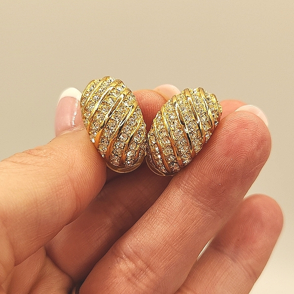 Dior Vintage Pave Crystal Huggie Clip-On Earrings. - Picture 12 of 13